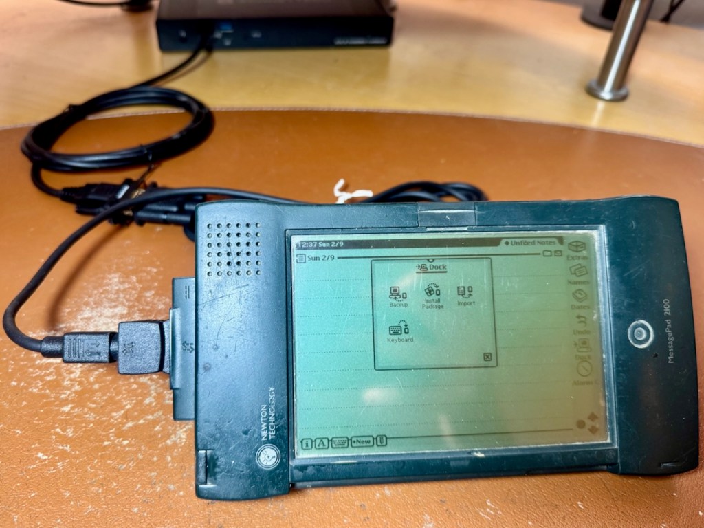 Newton successfully connected to my modern Mac.